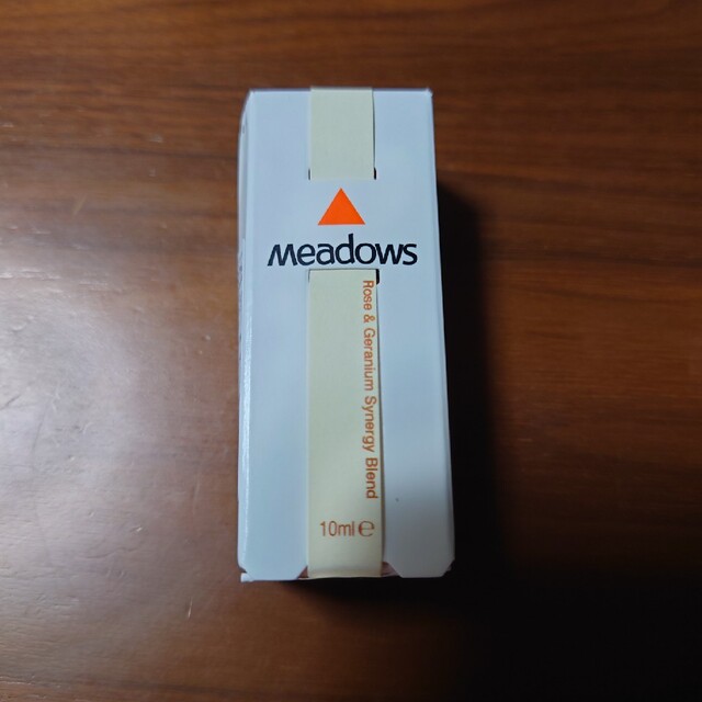 Meadows(メドウズ)のメドウズシナジーブレンドオイル　ローズ＆ゼラニウム コスメ/美容のリラクゼーション(アロマオイル)の商品写真