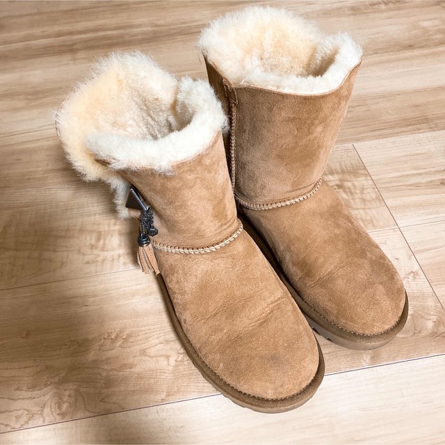 UGG ブーツ 23センチ 傷有り 送料込み - ブーツ