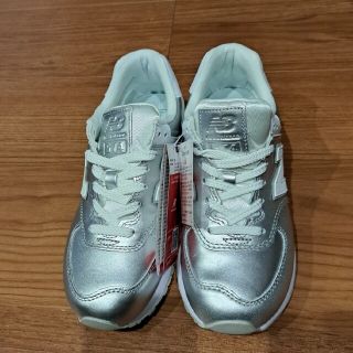 ニューバランス(New Balance)のnew balance 574 シルバー　23cm(スニーカー)