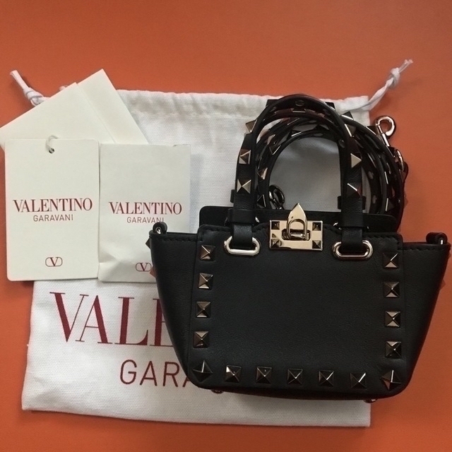 Valentino Garavaniロックスタッズカーフスキン マイクロバッグ