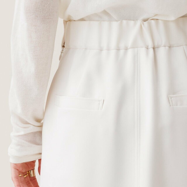 【ホワイト】【XSサイズ展開】 デザインベルトトラペーズスカート