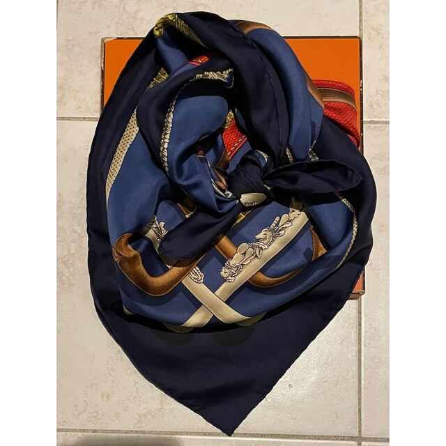 マニッシュなステッキ柄 エルメス スカーフ カレ90 マニッシュなステッキ柄 エルメス スカーフ カレ90
