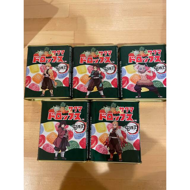 サクマ製菓 サクマ S15缶ドロップス 80g 鬼滅の刃　5缶セット 食品/飲料/酒の食品(菓子/デザート)の商品写真