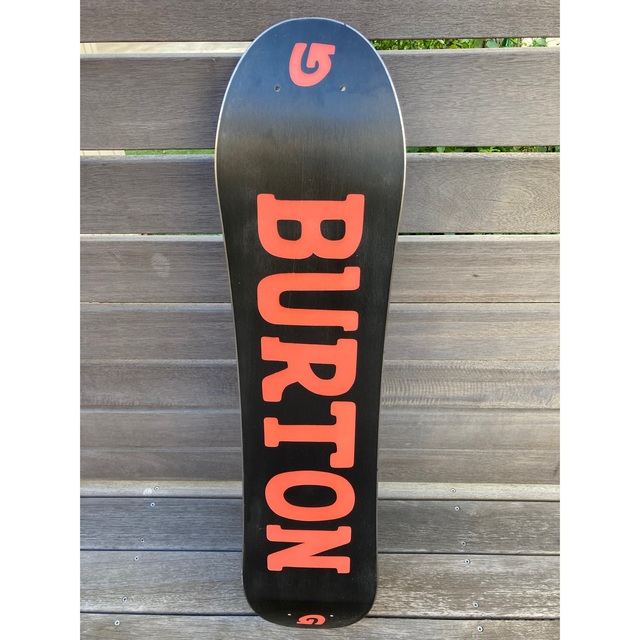 BURTON(バートン)の特価！バートンキッズ　LTR90㎝　ブラック&オレンジ スポーツ/アウトドアのスノーボード(ボード)の商品写真