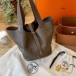 エルメス(Hermes)のHERMES　エルメス　ピコタンロックMM　エトゥープ　ゴールド金具　トリヨン(ハンドバッグ)