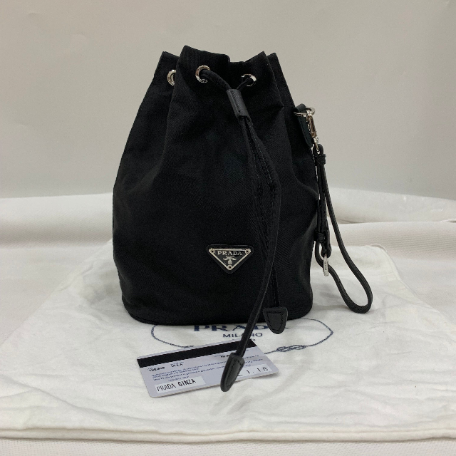極美品】 PRADA 巾着 バッグ ストラップ付き 極美品】 PRADA 巾着 バッグ ストラップ付き