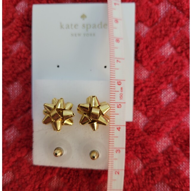 kate spade new york(ケイトスペードニューヨーク)の使用品☆ケイト・スペード　リボンピアス レディースのアクセサリー(ピアス)の商品写真