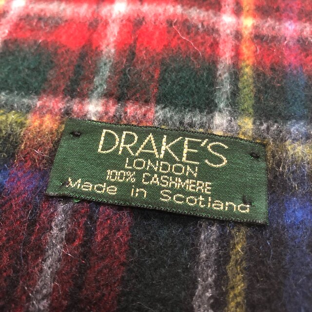 DRAKES(ドレイクス)のDRAKES スコットランド製 タータンチェック カシミヤマフラー ドレイクス メンズのファッション小物(マフラー)の商品写真