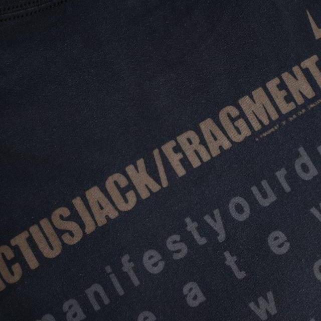 FRAGMENT(フラグメント)のFRAGMENT × Travis Scott プリント Tシャツ メンズのトップス(Tシャツ/カットソー(半袖/袖なし))の商品写真