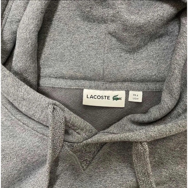 LACOSTE(ラコステ)のほぼ新品! 訳あり　ラコステ　パーカー　グレー　ワッペン　L ビッグロゴ メンズのトップス(パーカー)の商品写真