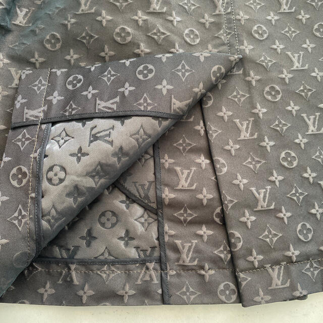 LOUIS VUITTON(ルイヴィトン)のルイヴィトン　希少美品トレンチコート レディースのジャケット/アウター(トレンチコート)の商品写真