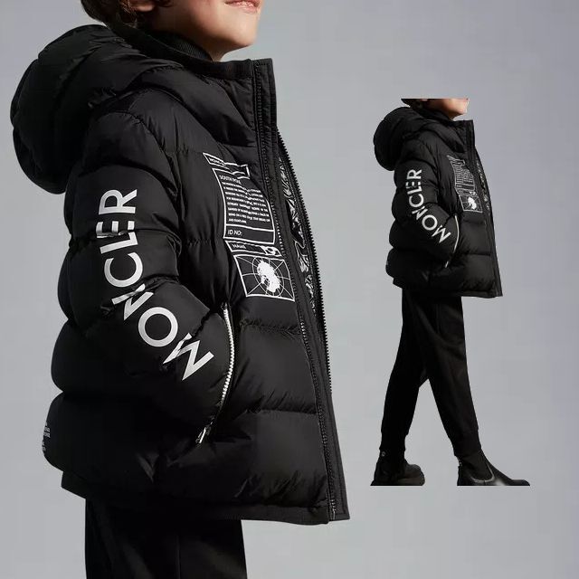 ●新品/正規品● MONCLER Larm 袖ロゴ フード ダウンジャ