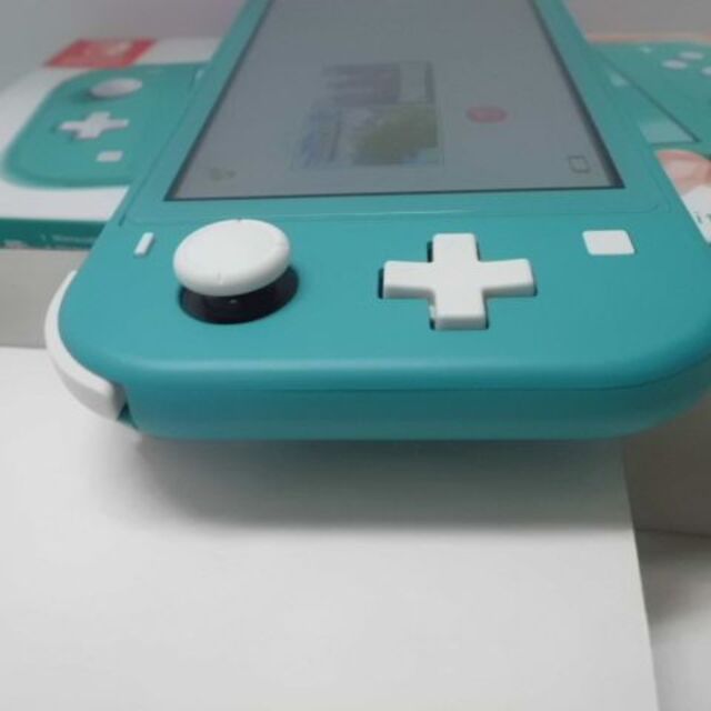 Nintendo Switch(ニンテンドースイッチ)のNintendo Switch Lite Turquoise任天堂スイッチライト エンタメ/ホビーのゲームソフト/ゲーム機本体(携帯用ゲーム機本体)の商品写真