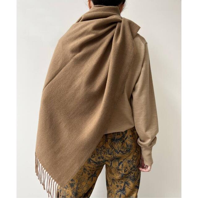 L'Appartement DEUXIEME CLASSE(アパルトモンドゥーズィエムクラス)のCARIAGGI Cashmere Stole キャメル　新品未使用 ハンドメイドのファッション小物(マフラー/ストール)の商品写真