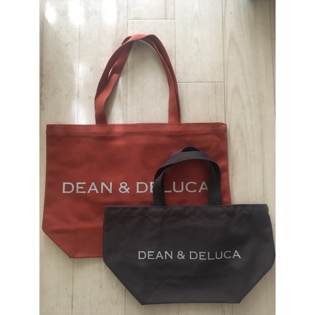 DEAN & DELUCA(ディーンアンドデルーカ)の① DEAN&DELUCA チャリティトートバッグ 新品 2021 & 2022 レディースのバッグ(トートバッグ)の商品写真