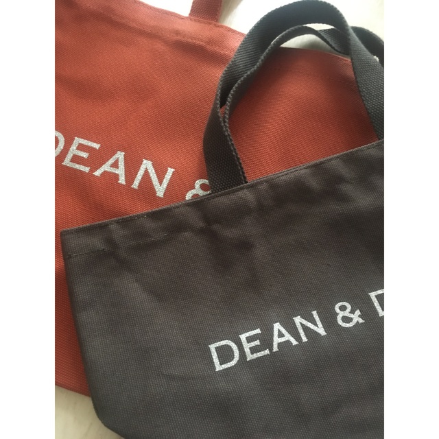 DEAN & DELUCA(ディーンアンドデルーカ)の① DEAN&DELUCA チャリティトートバッグ 新品 2021 & 2022 レディースのバッグ(トートバッグ)の商品写真