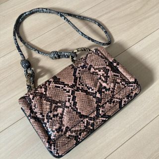 ザラ(ZARA)のZARA ［パイソン柄 クロスボディバッグ］(ショルダーバッグ)