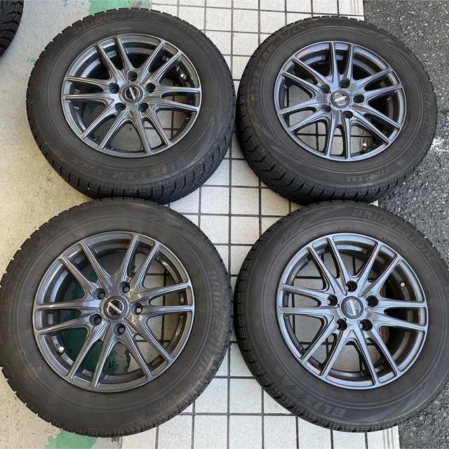 日産セレナスタッドレスタイヤ195/65R15ブリジストン　DAA-HFC26