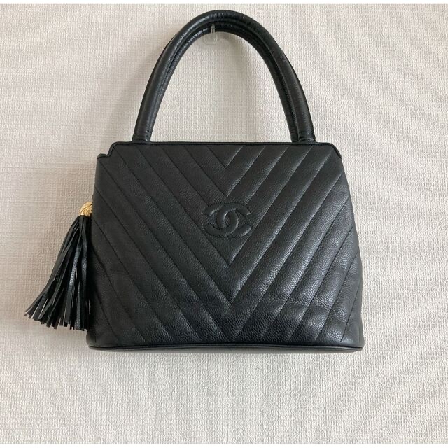 CHANEL(シャネル)のとね様専用♡シャネル　シェブロンステッチ　キャビアスキン　ハンドバッグ レディースのバッグ(ショルダーバッグ)の商品写真