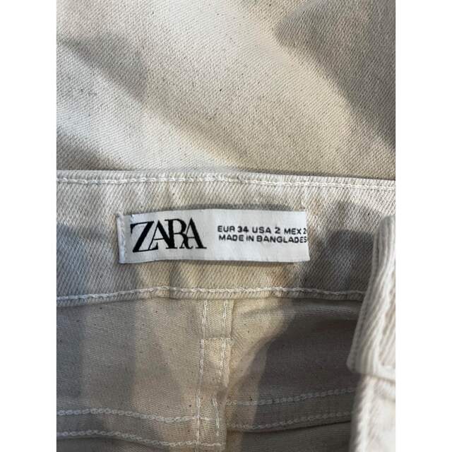 ZARA(ザラ)のZARA ザラ　ハイウエスト　カットオフ　デニム レディースのパンツ(デニム/ジーンズ)の商品写真