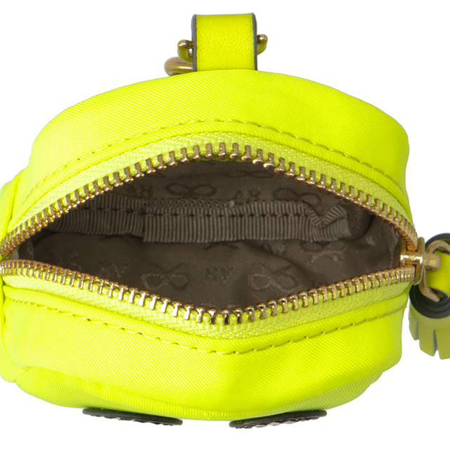 アニヤ ハインドマーチ ANYA HINDMARCH イヤフォンポーチ EYES AirPodsケース チャーム付き 167406 アニヤ ハインドマーチ ANYA HINDMARCH イヤフォンポーチ EYES AirPodsケース チャーム付き 167406
