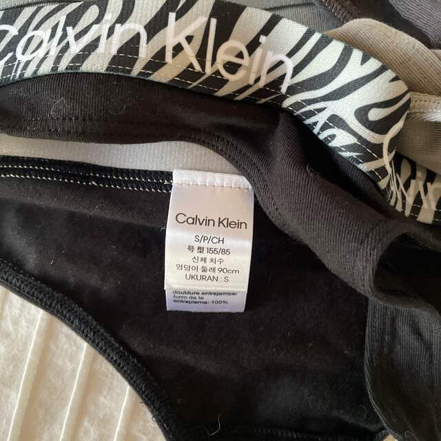Calvin Klein(カルバンクライン)のCalvin Klein - Tバック　ショーツ レディースの下着/アンダーウェア(ショーツ)の商品写真