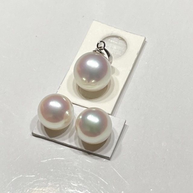 高評価! オーロラ天女ピアス8.2mmあこや真珠ピアスK14WG新品ケース