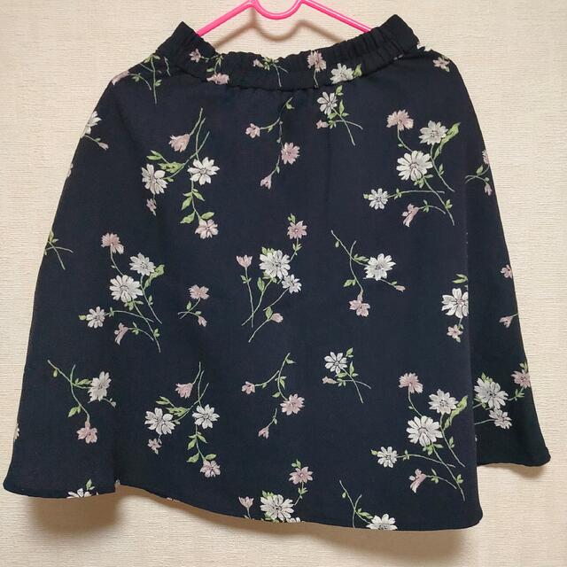 MAJESTIC LEGON(マジェスティックレゴン)の【専用・極美品】MAJESTIC LEGON 花柄 スカート ネイビー レディースのスカート(ひざ丈スカート)の商品写真