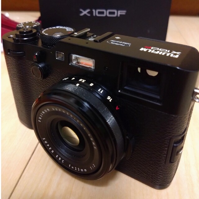 週末限定価格！FUJI FILM 富士フイルム X100F BLACK スマホ/家電/カメラのカメラ(ミラーレス一眼)の商品写真