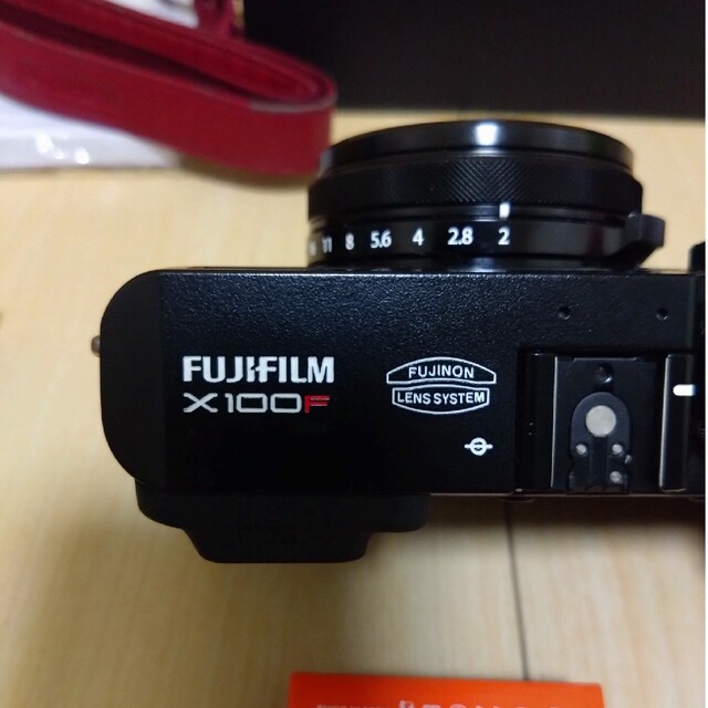 週末限定価格！FUJI FILM 富士フイルム X100F BLACK スマホ/家電/カメラのカメラ(ミラーレス一眼)の商品写真