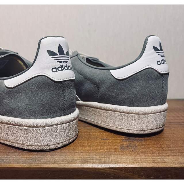 adidas(アディダス)のAdidas campus グレー　美品 メンズの靴/シューズ(スニーカー)の商品写真