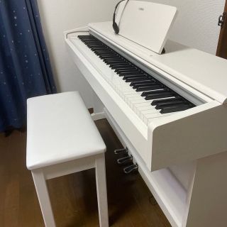 電子ピアノ　ヤマハ　YDP-144WH 2021年製(電子ピアノ)