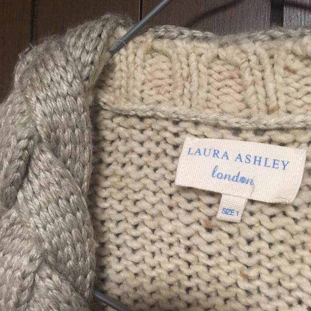 LAURA ASHLEY(ローラアシュレイ)のLAURA ASHLEY ロングカーディガン ローラアシュレイ レディースのトップス(カーディガン)の商品写真