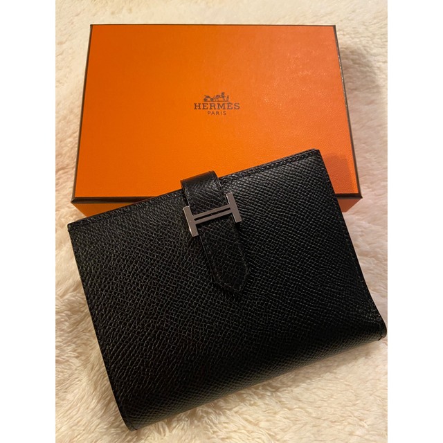 Hermes(エルメス)の【ササル様　専用】エルメス　ベアンコンパクト（黒、シルバー金具）U刻印 レディースのファッション小物(財布)の商品写真