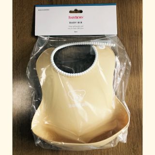 ベビービョルン(BABYBJORN)のベビージョルン　食事エプロン　スタイ　イエロー　レギュラーサイズ　ピンク　(お食事エプロン)