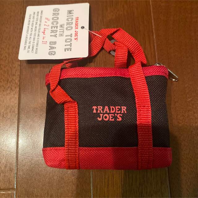 【希少】Trader Joe’s トレジョー　エコバッグ　ミニバッグ　折りたたみ レディースのバッグ(エコバッグ)の商品写真