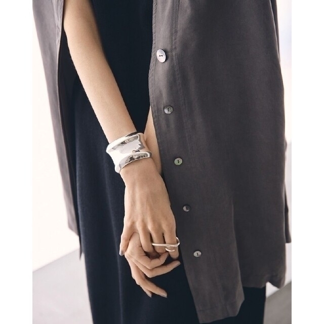 TODAYFUL(トゥデイフル)のTODAYFUL Nuance Wide Cuff バングル Silver925 レディースのアクセサリー(ブレスレット/バングル)の商品写真