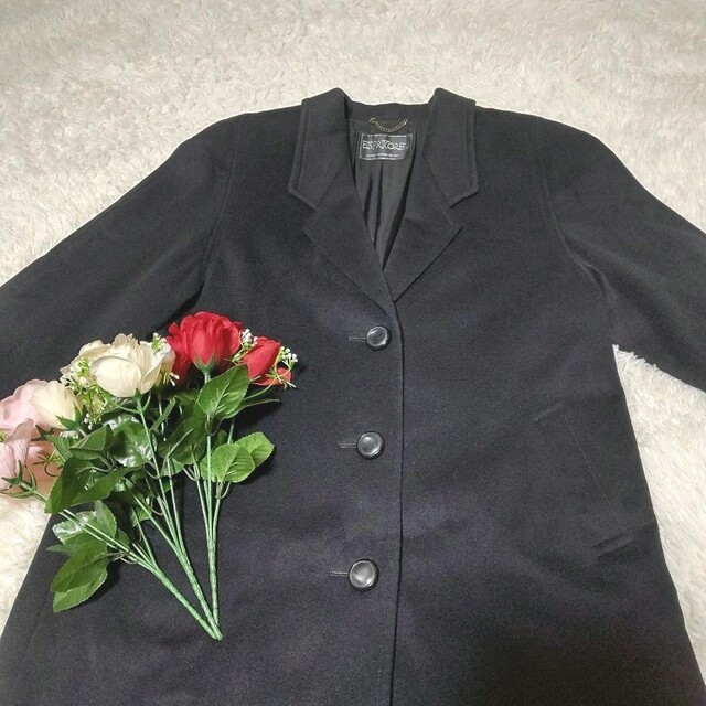 エスプリットコア　チェスターコート　カシミヤ１００％　黒　大きいサイズ　美品 レディースのジャケット/アウター(チェスターコート)の商品写真