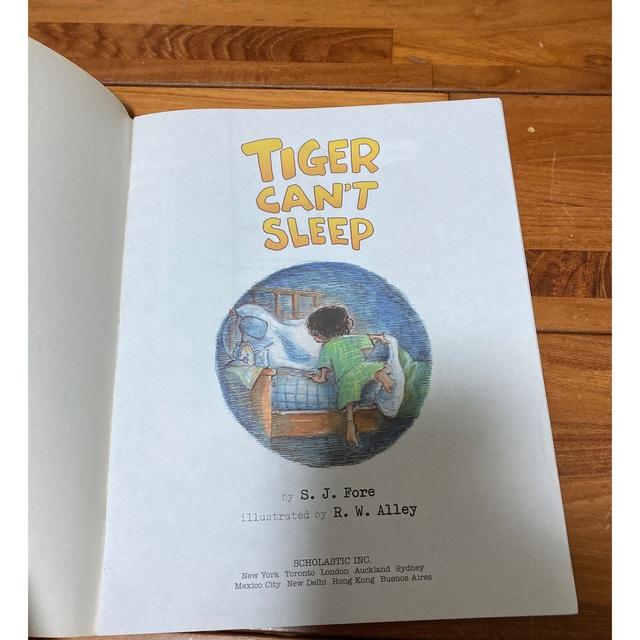 Tiger Can't Sleep S・J・フォア　洋書　絵本　とら エンタメ/ホビーの本(洋書)の商品写真