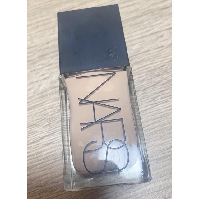 NARS ライトリフレクティング ファンデーション　02166