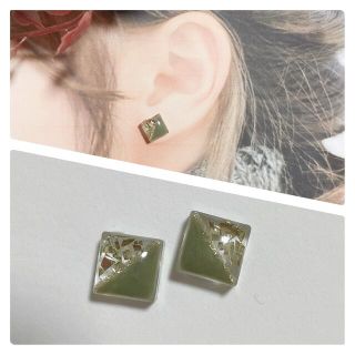 レジン　ピアス　ハンドメイド　樹脂　金属　カボション(ピアス)