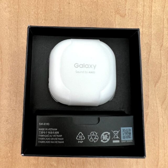 Galaxy(ギャラクシー)のGalaxy Buds Pro SM-R190NZWAXJP ホワイト スマホ/家電/カメラのオーディオ機器(ヘッドフォン/イヤフォン)の商品写真