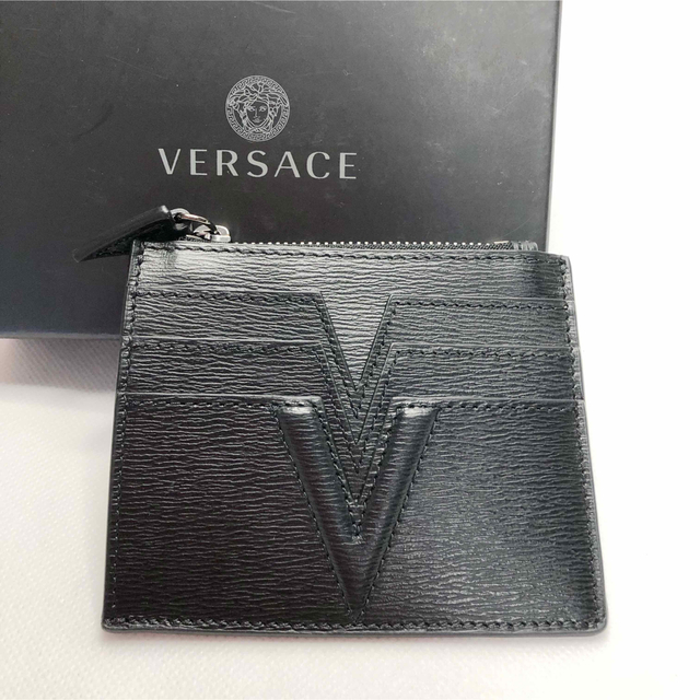 未使用□VERSACEベルサーチ□レターV レザー カード ケース・ホルダー