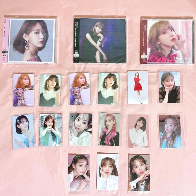 IZ*ONE(アイズワン)のIZ*ONE 宮脇咲良 CD トレカ 18点セット エンタメ/ホビーのCD(K-POP/アジア)の商品写真