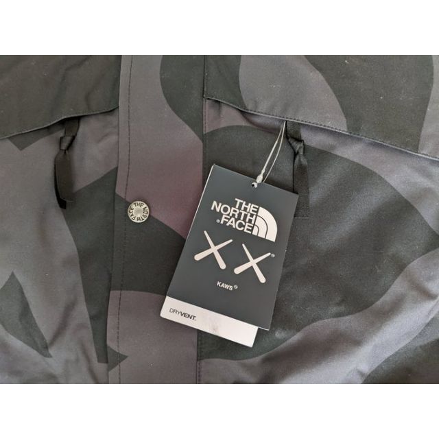 KAWS The North Face1986 Mountain Jacket メンズのジャケット/アウター(ナイロンジャケット)の商品写真