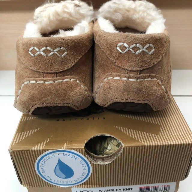 UGG(アグ)の一度数時間店内着用 大人気完売レア UGG W ANSLEY KNIT BOW レディースの靴/シューズ(スリッポン/モカシン)の商品写真