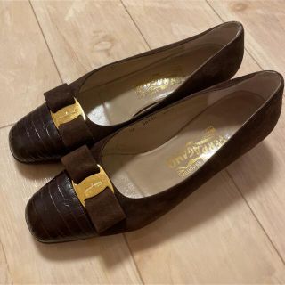 サルヴァトーレフェラガモ(Salvatore Ferragamo)のパンプス(ハイヒール/パンプス)