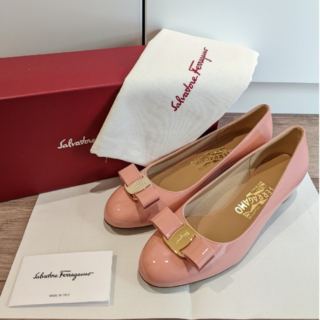 新品 Salvatore Ferragamo パンプス イタリア製 未使用 正規