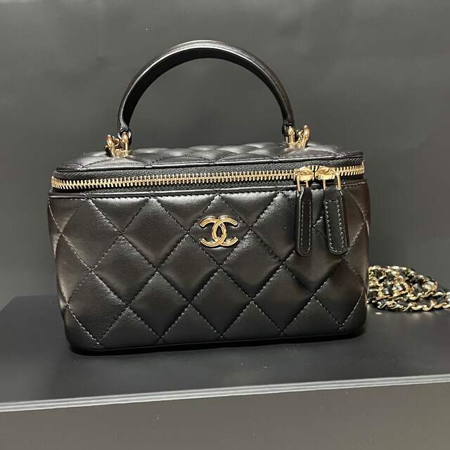 新品未使用】シャネル Chanel バニティバッグ バニティ ラムスキン 黒