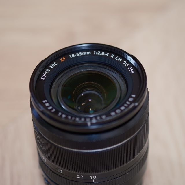 富士フイルム(フジフイルム)の【最安】【実用品】FUJINON XF18-55 f2.8-4 R LM OIS スマホ/家電/カメラのカメラ(レンズ(ズーム))の商品写真